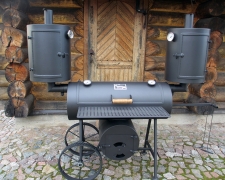 Vertikal Smoker mit Räucherkamine