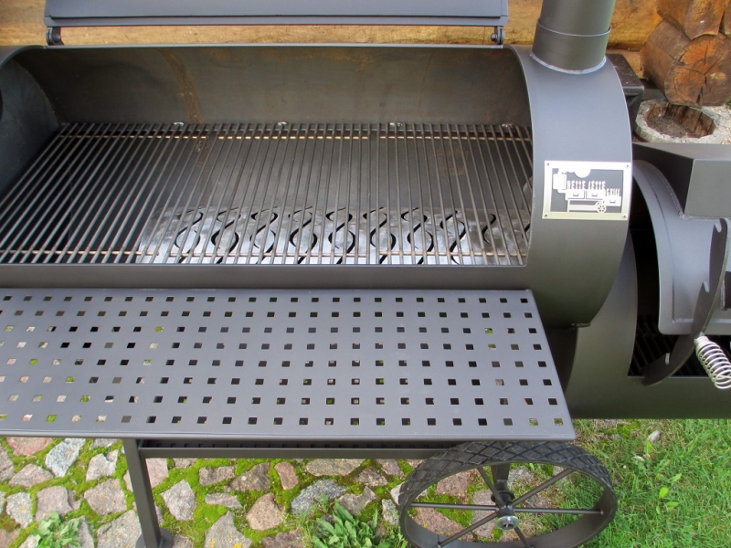 Universelle Smoker Grill 20 Compact / 8 mm / mit Räucherkamin