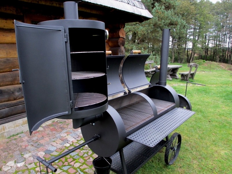 Universelle Smoker Grill 20 Compact / 8 mm / mit Räucherkamin